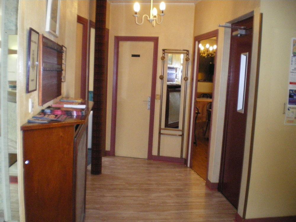 Hotel Moderne Сен-Дени Экстерьер фото