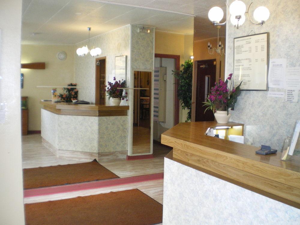 Hotel Moderne Сен-Дени Экстерьер фото