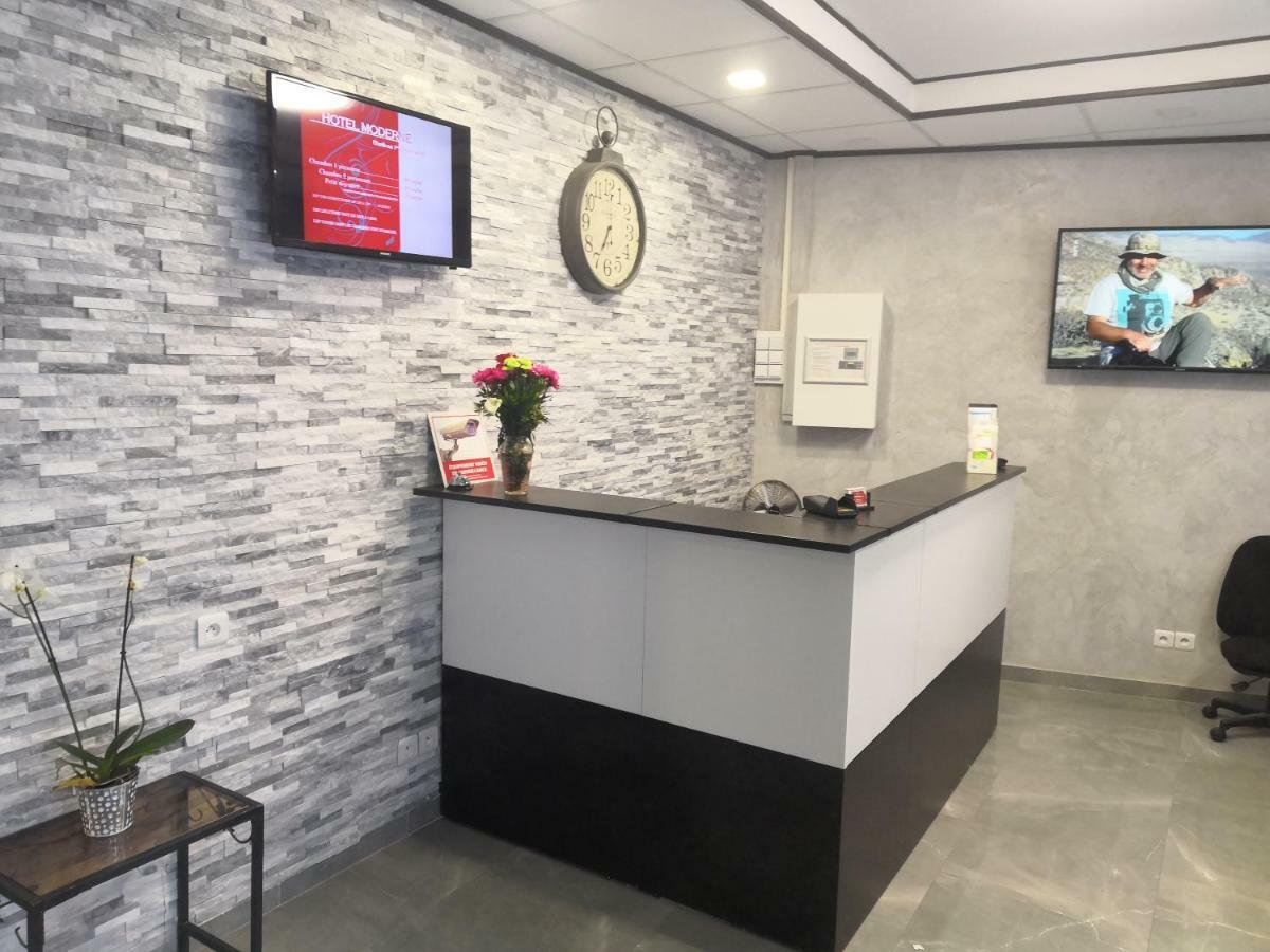 Hotel Moderne Сен-Дени Экстерьер фото
